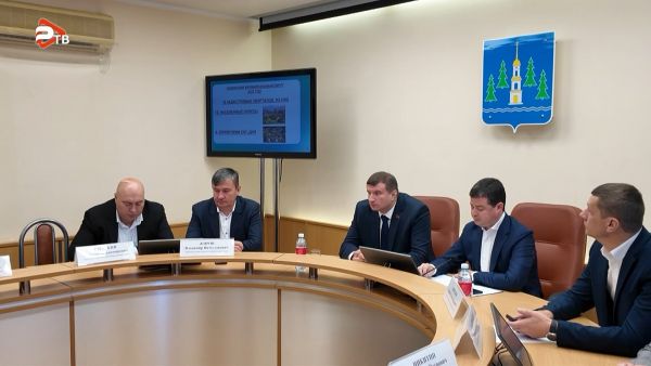 В здании администрации провели традиционное оперативное совещание