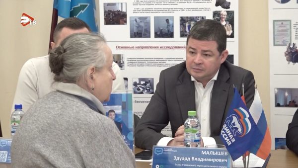 Глава округа Эдуард Малышев совместно с профильными заместителями провёл выездную администрацию для сотрудников Научно-исследовательского института пушного звероводства и кролиководства имени В.А. Афанасьева