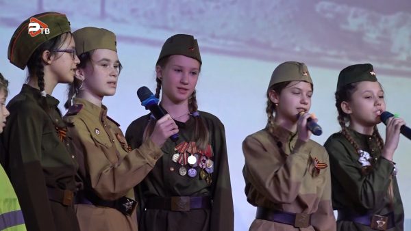 В Раменской школе №6 устроили новогодний марафон по безопасности дорожного движения «От мала до велика под крыльями ЮИДа»