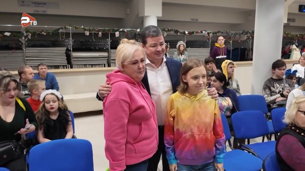 Глава Раменского муниципального округа Эдуард Малышев принял участие в благотворительной новогодней ёлке, организованной для детей с ограниченными возможностями здоровья и семей, оказавшихся в трудной жизненной ситуации