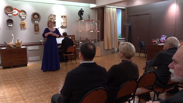 В ДК «Сатурн» состоялось торжественное открытие выставки Академии народного искусства России