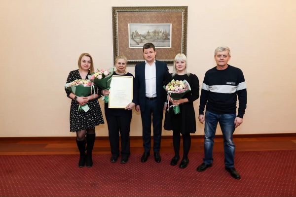 В преддверии Дня труда глава Раменского округа вручил представителям трудовых династий благодарственные письма