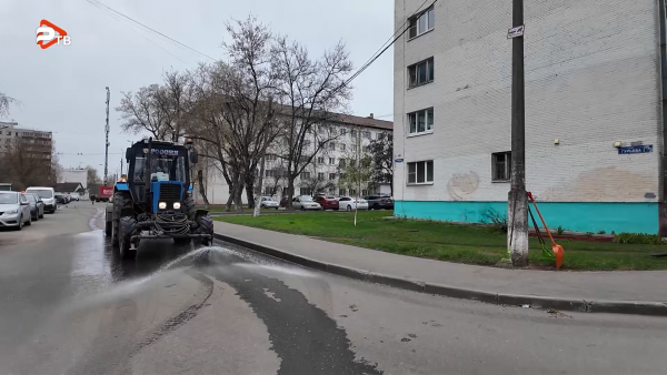 В преддверии майских праздников во дворах Раменского и на центральных городских площадях проходит генеральная уборка