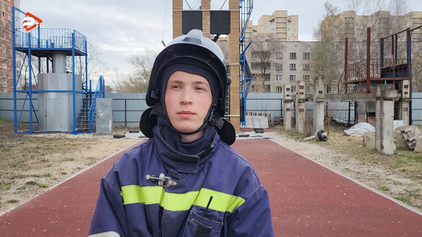 Студент Раменского колледжа Максим Чередниченко уже третий год осваивает профессию пожарного-спасателя